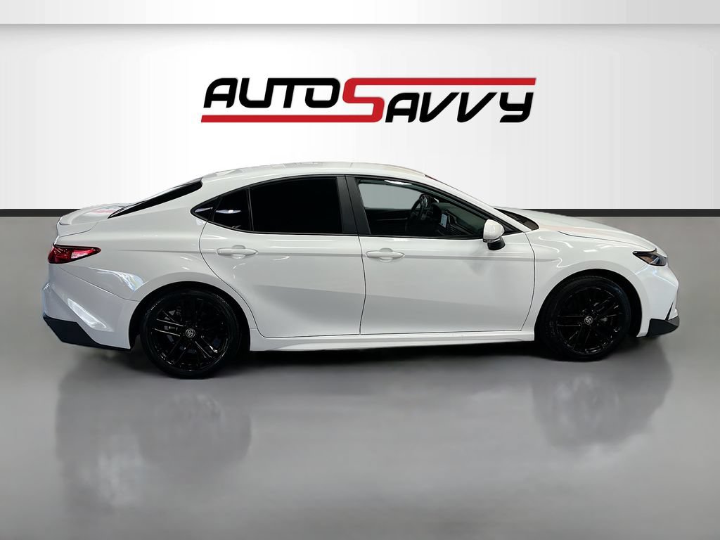 Used 2025 Toyota Camry SE FWD image 8