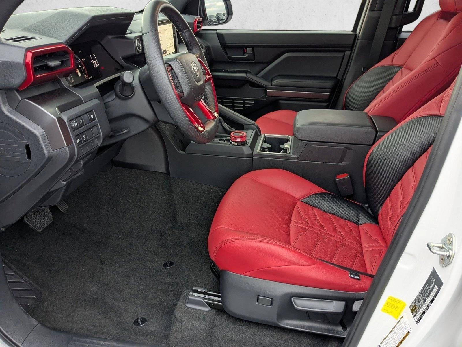 Used 2025 Toyota 4Runner SR5 AWD/4WD image 14