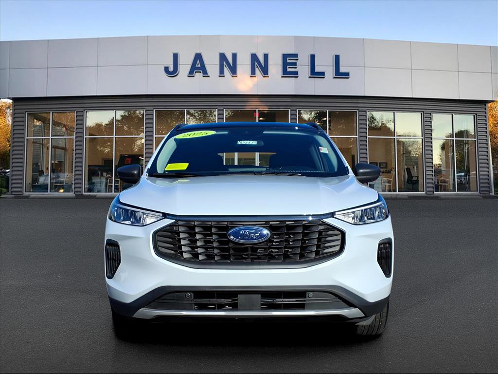 Used 2025 Ford Escape Active w/ Tech Pack #1 image 2