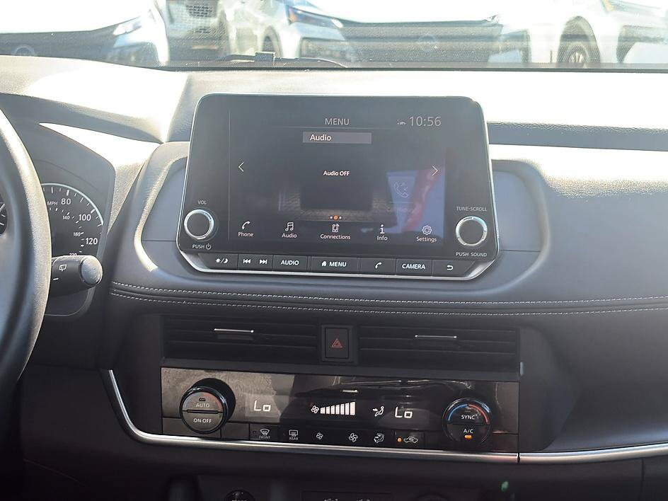 Certified 2025 Nissan Rogue SV FWD image 32
