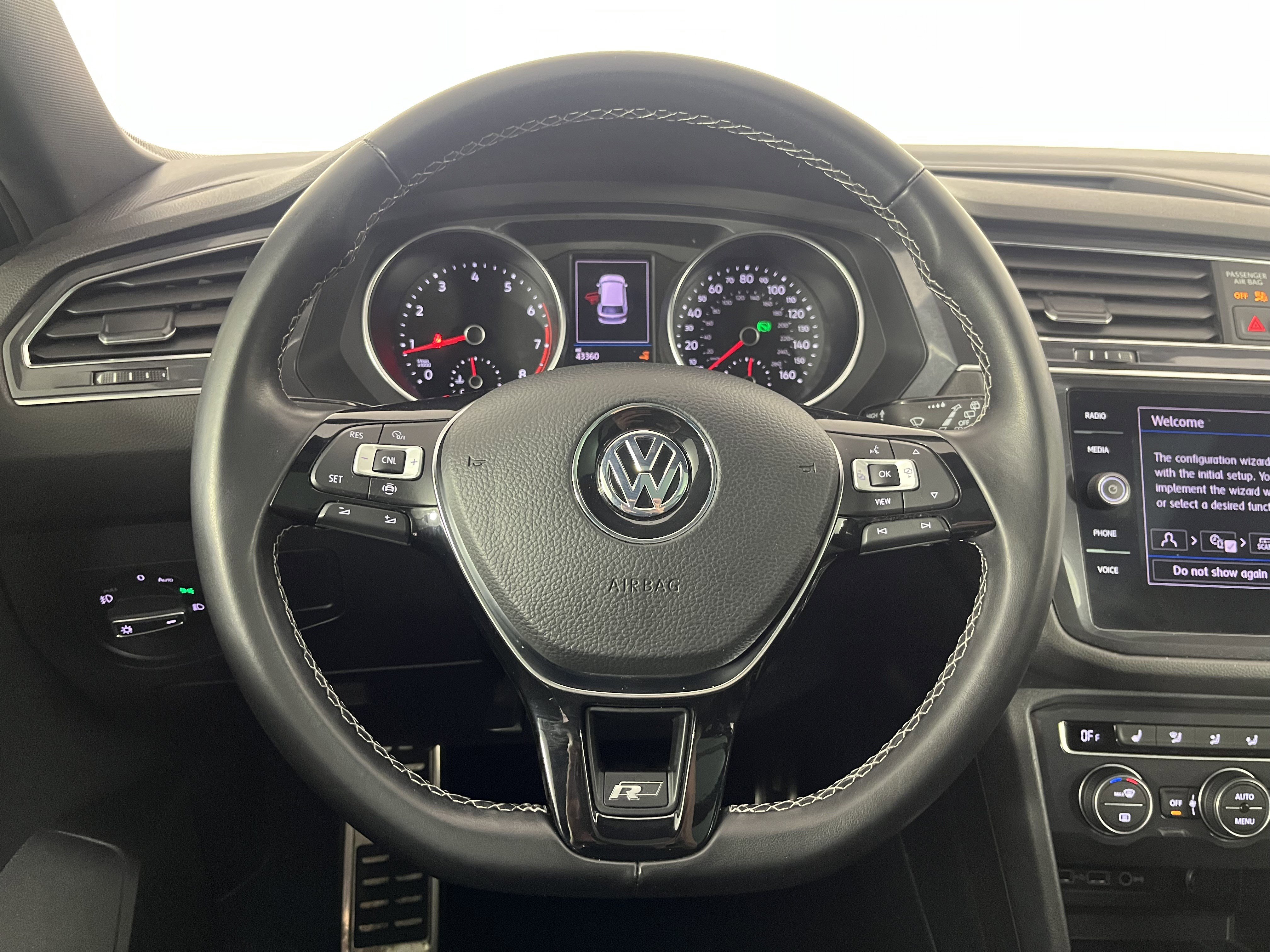 Used 2020 Volkswagen Tiguan SE R-Line image 12