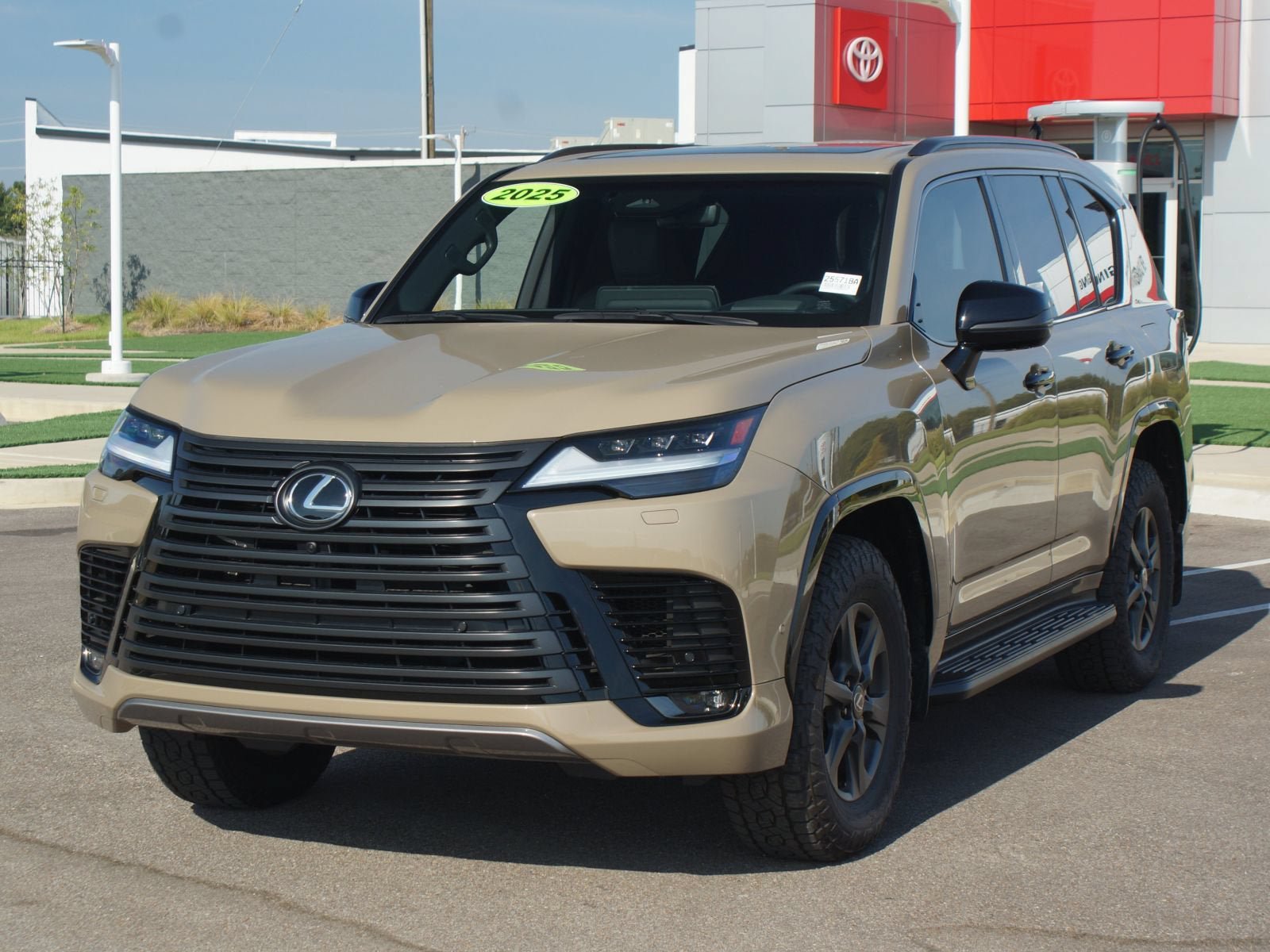 Used 2025 Lexus LX 700h Overtrail AWD/4WD image 25