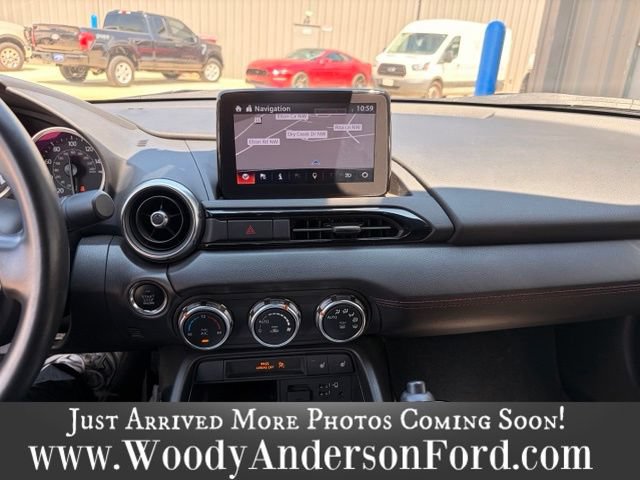 Used 2019 MAZDA MX-5 Miata Grand Touring w/ GT-S Package RWD image 15