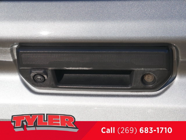 Used 2024 GMC Canyon Elevation w/ Elevation Premium Package AWD/4WD image 16
