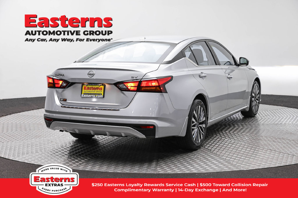 Used 2023 Nissan Altima 2.5 SV FWD image 6