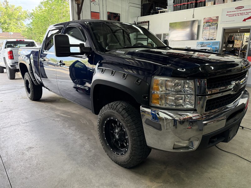 Used 2010 Chevrolet Silverado 2500 LTZ w/ Convenience Package AWD/4WD image 4