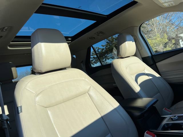 Certified 2022 Ford Explorer XLT w/ Equipment Group 202A image 29