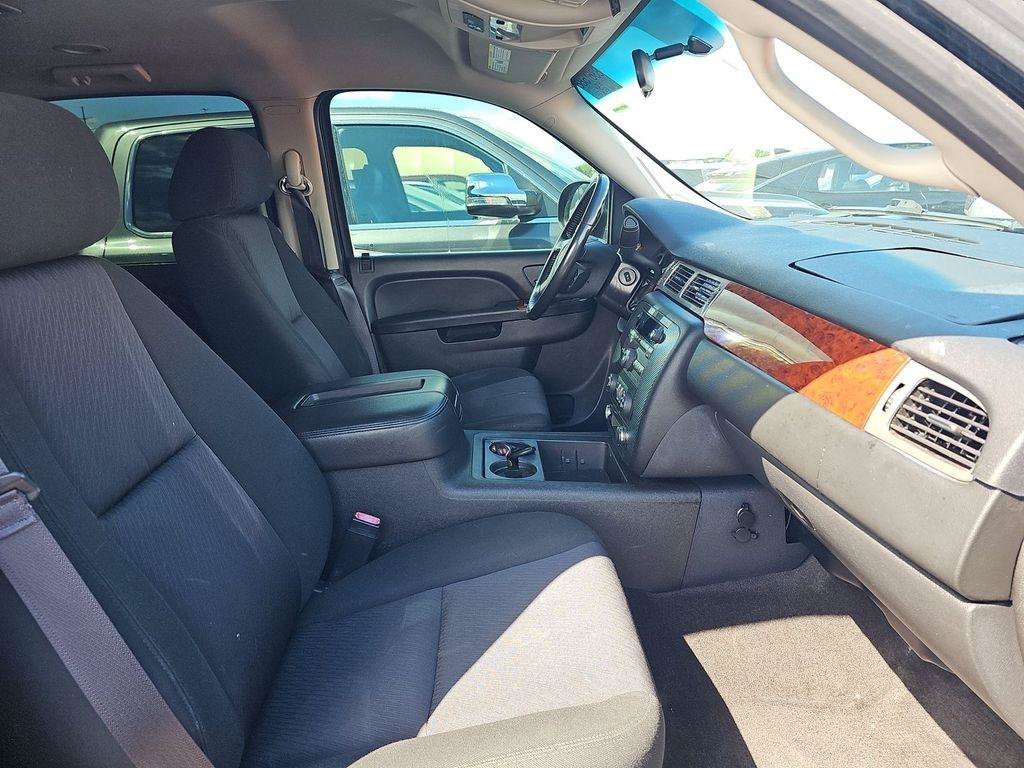 Used 2013 Chevrolet Suburban 2500 LS w/ Skid Plate Package AWD/4WD image 14