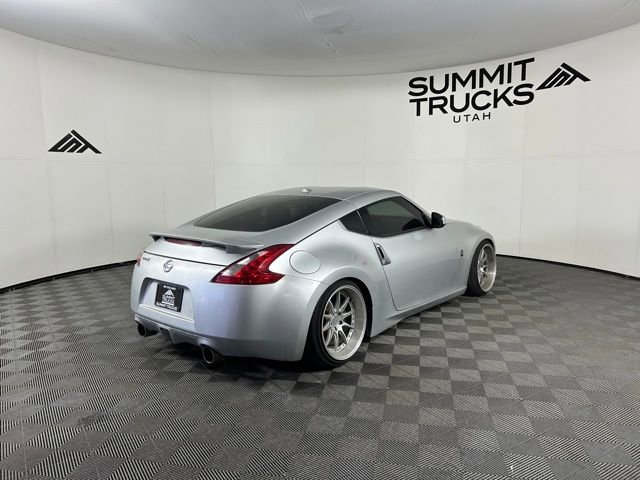 Used 2011 Nissan 370Z Touring w/ Sport Pkg image 4