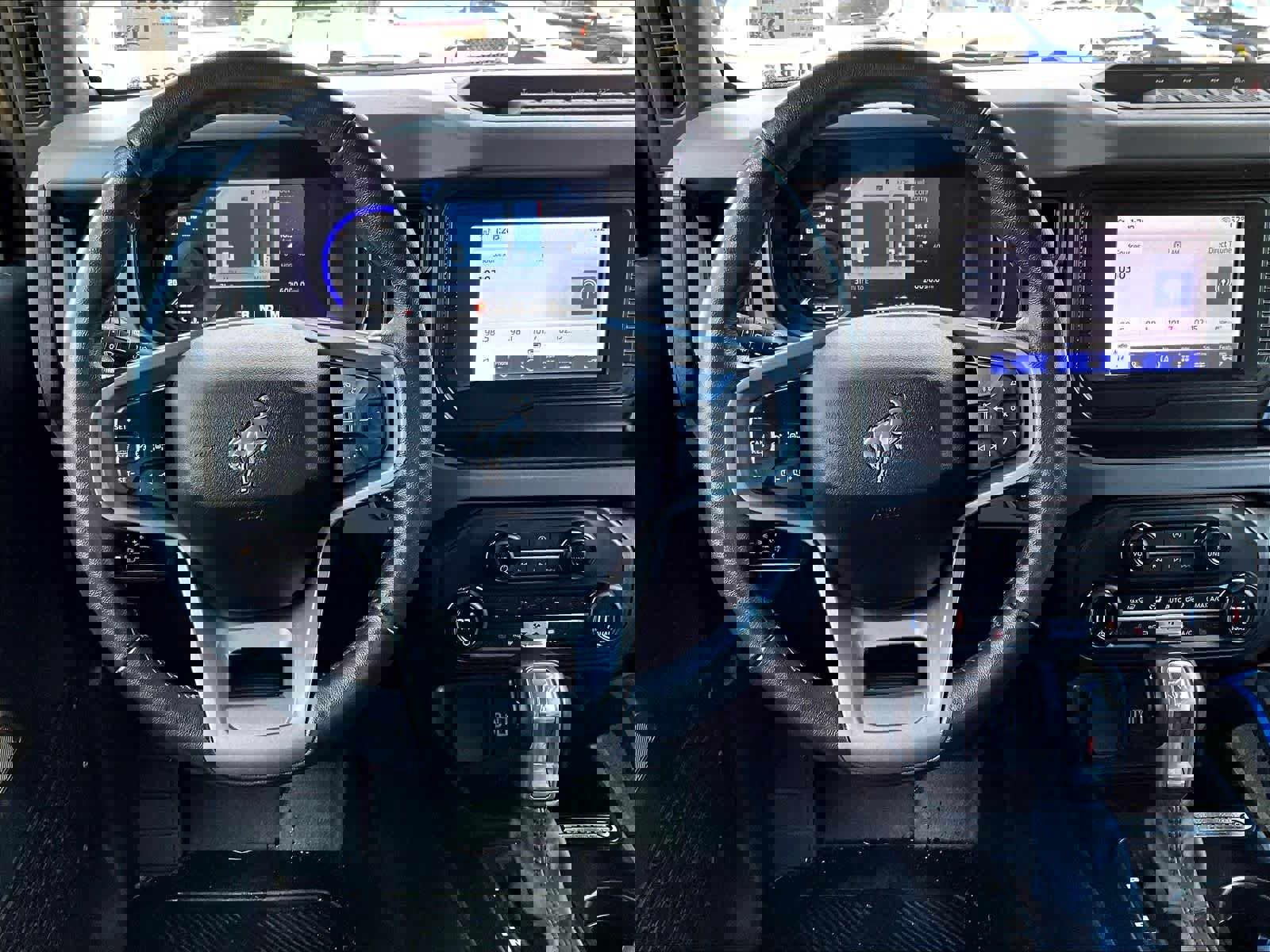 Used 2023 Ford Bronco Black Diamond w/ Sasquatch Package image 17