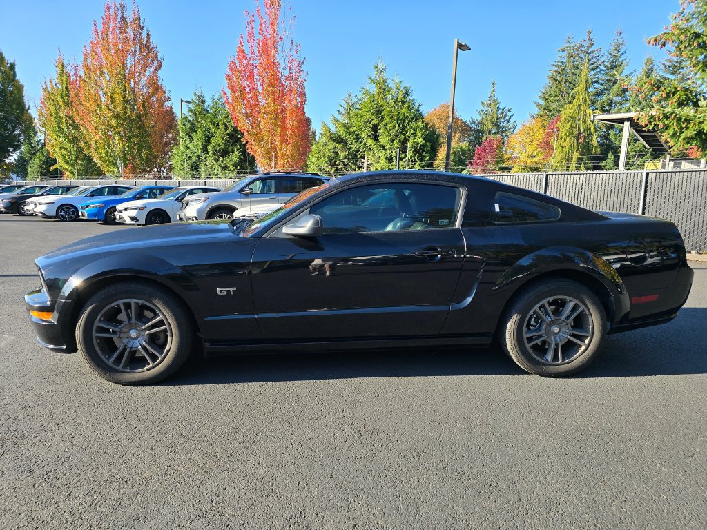 Used 2006 Ford Mustang GT Premium RWD image 2