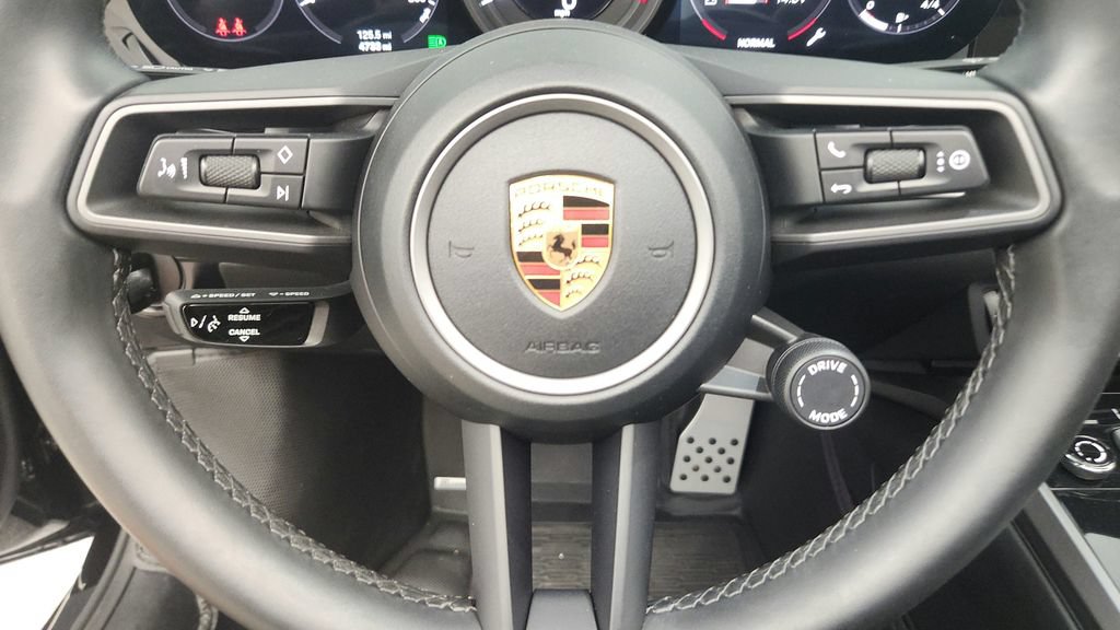 Used 2022 Porsche 911 Targa 4S AWD/4WD image 40