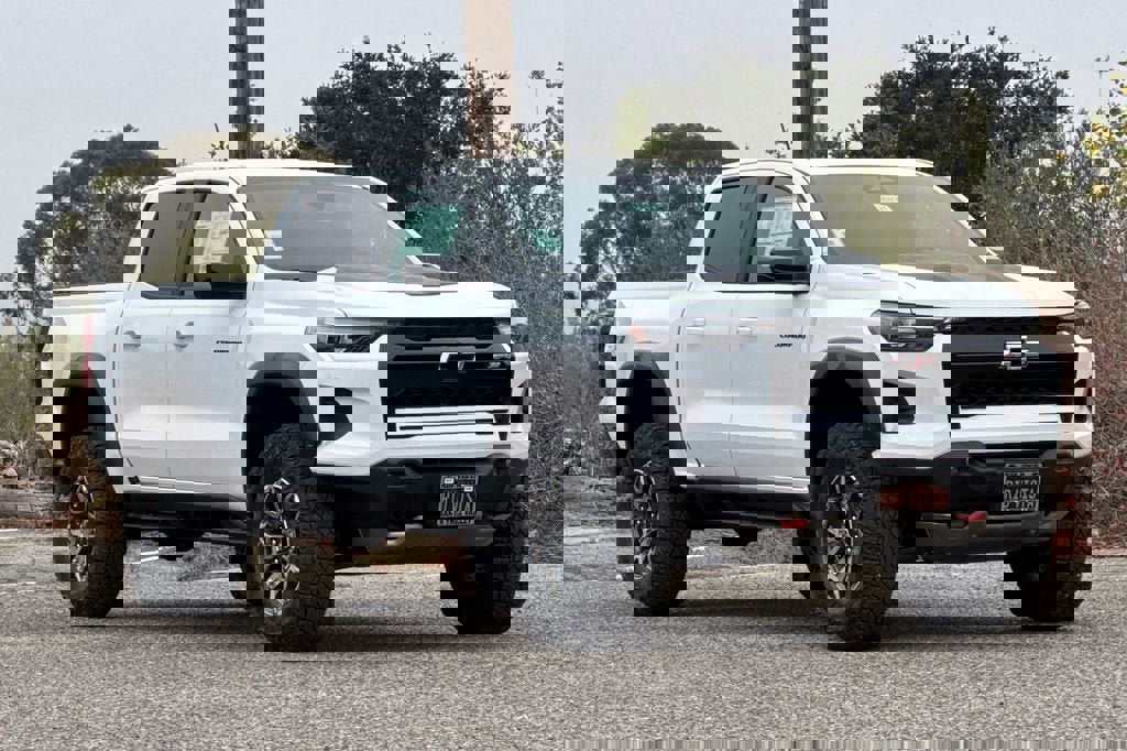 New 2026 Chevrolet Colorado ZR2 w/ Technology Package image 2