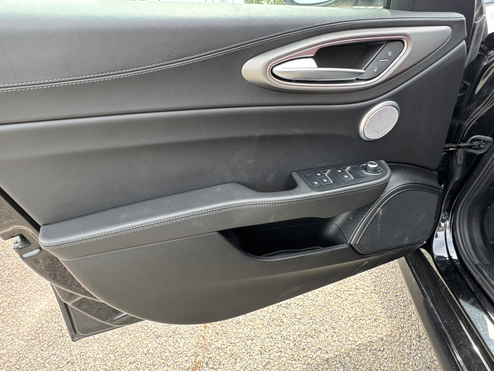 Used 2024 Alfa Romeo Giulia Veloce AWD/4WD image 12