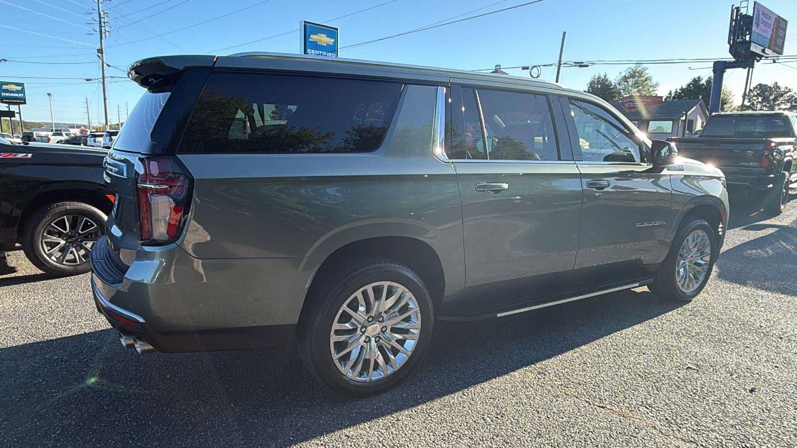 Used 2024 Chevrolet Suburban High Country w/ Max Trailering Package AWD/4WD image 5