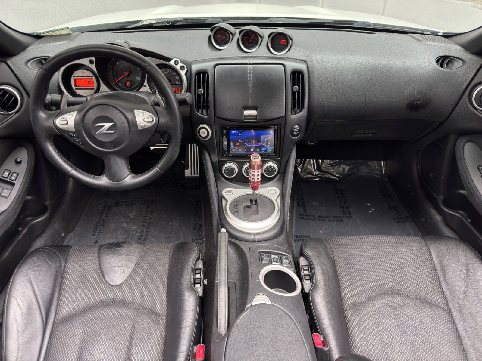Used 2010 Nissan 370Z Touring RWD image 11