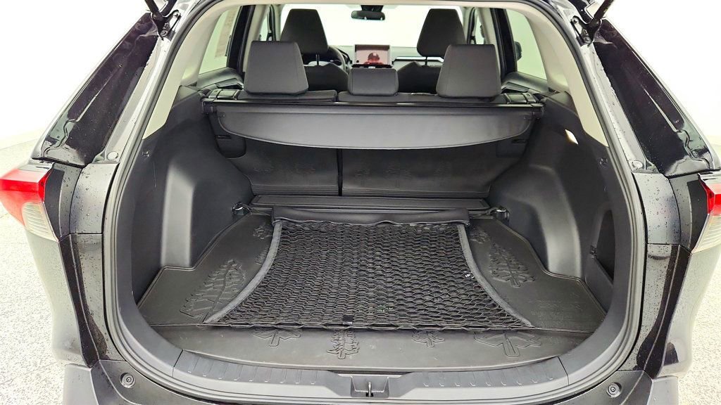 Used 2024 Toyota RAV4 AWD Hybrid image 20