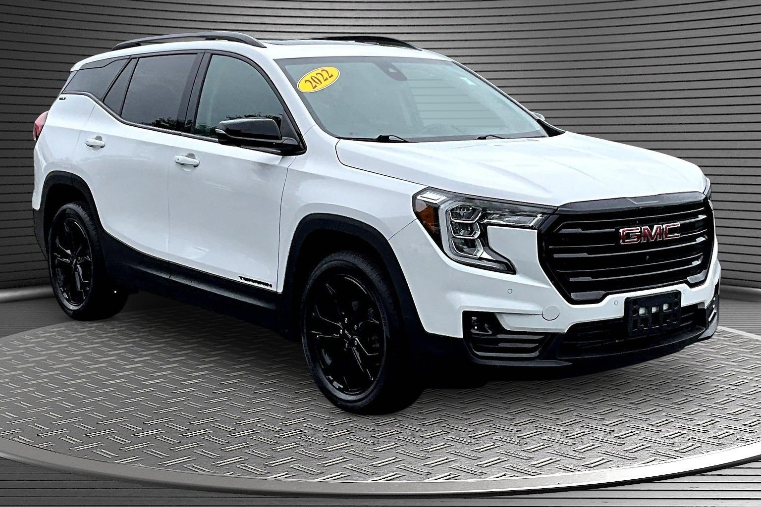 Used 2022 GMC Terrain SLT w/ Infotainment Package II