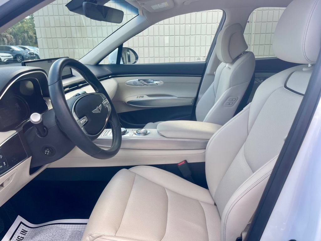 Used 2025 Genesis GV70 2.5T w/ Select Package AWD/4WD image 15