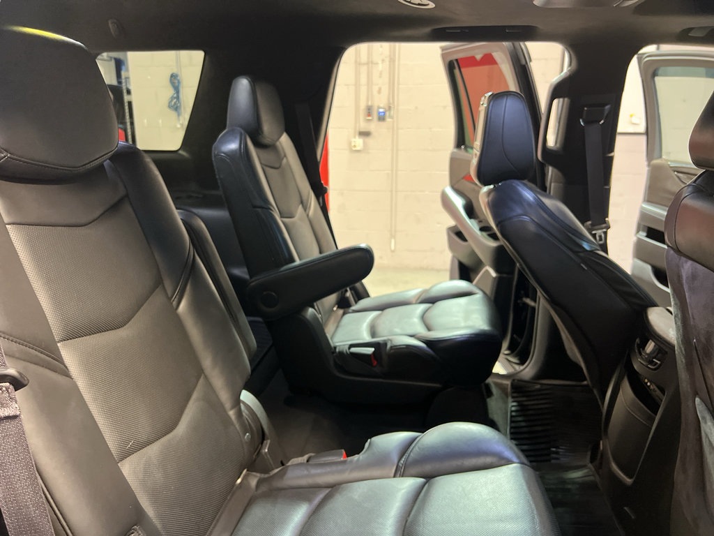 Used 2016 Cadillac Escalade Platinum AWD/4WD image 25