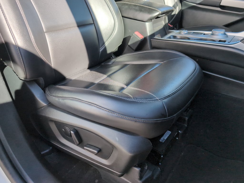 Used 2023 Ford Explorer XLT w/ Equipment Group 202A image 35