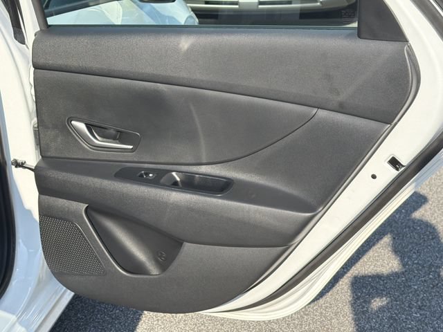 Certified 2026 Hyundai Elantra Hybrid FWD image 16