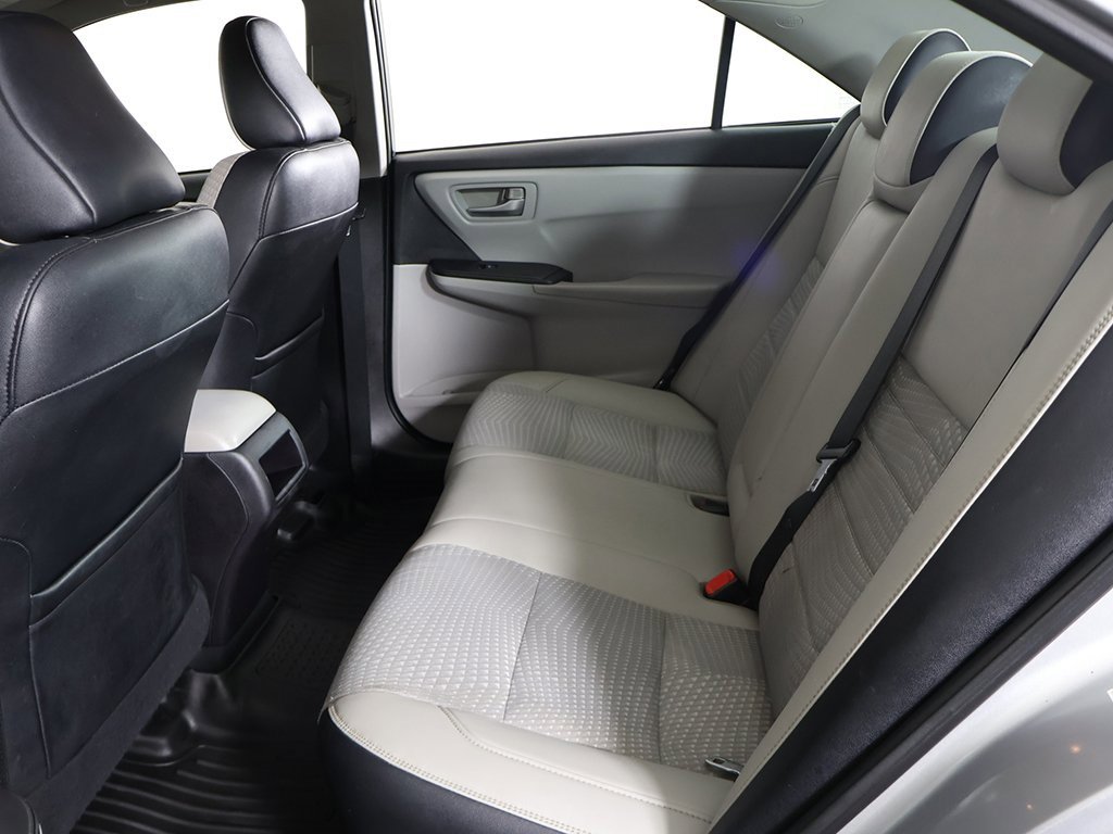 Used 2015 Toyota Camry SE image 30