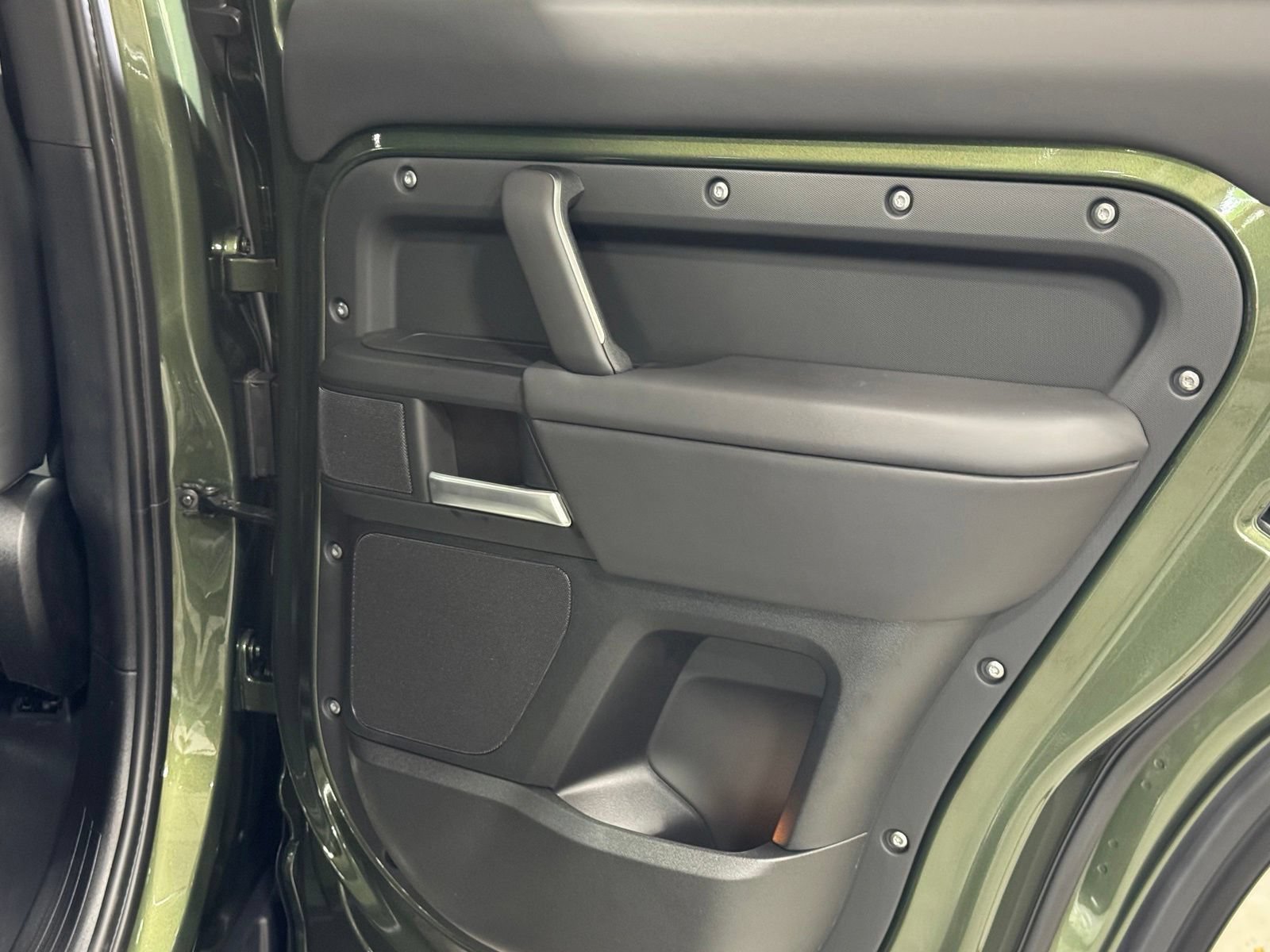 New 2026 Land Rover Defender 110 X-Dynamic SE AWD/4WD image 45