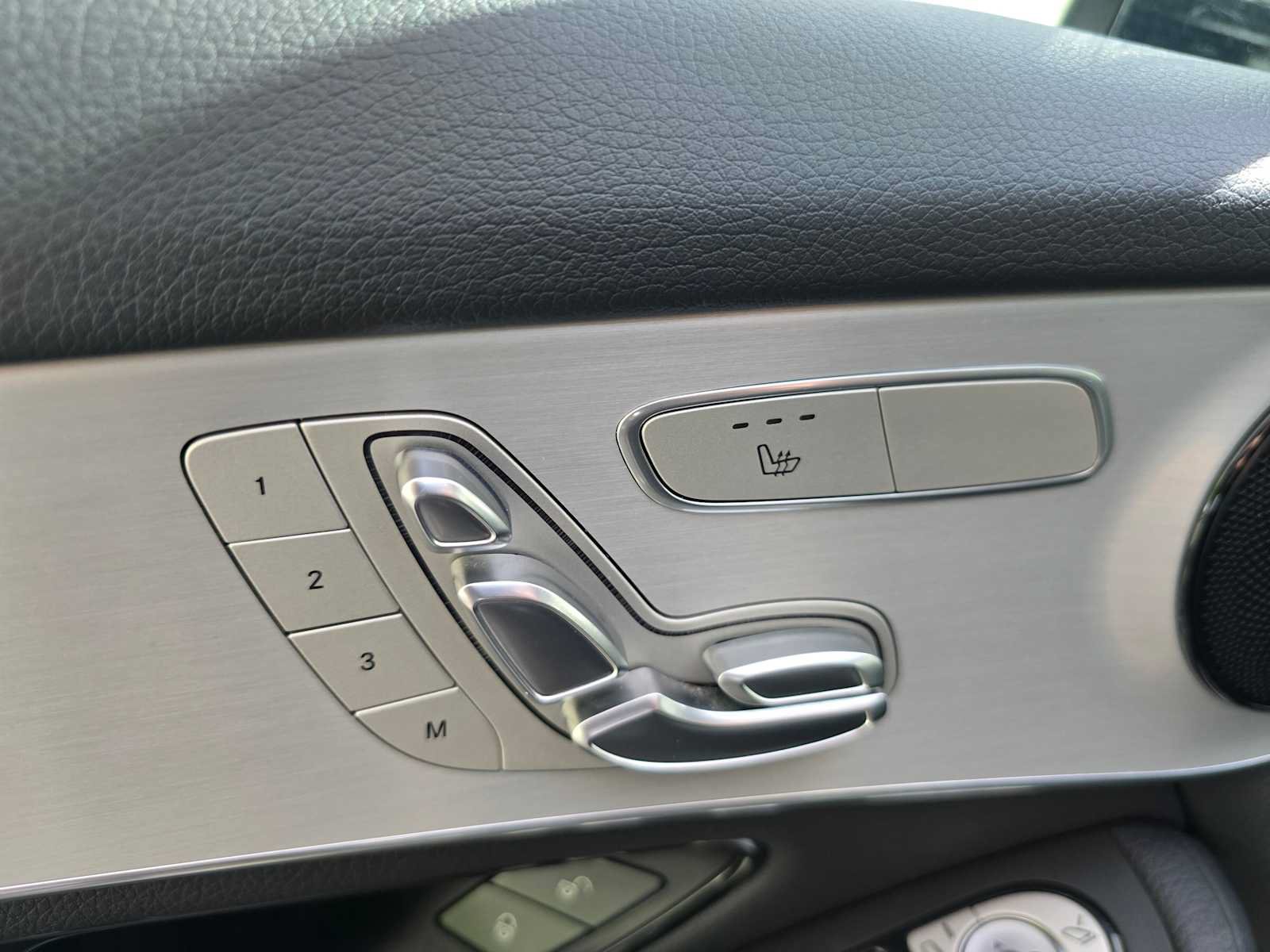 Used 2021 Mercedes-Benz GLC 300 4MATIC image 28