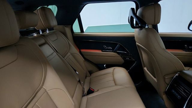 Used 2025 Land Rover Range Rover Sport SE image 22