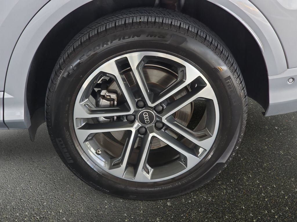 Certified 2025 Audi Q5 Premium w/ Convenience Package AWD/4WD image 27