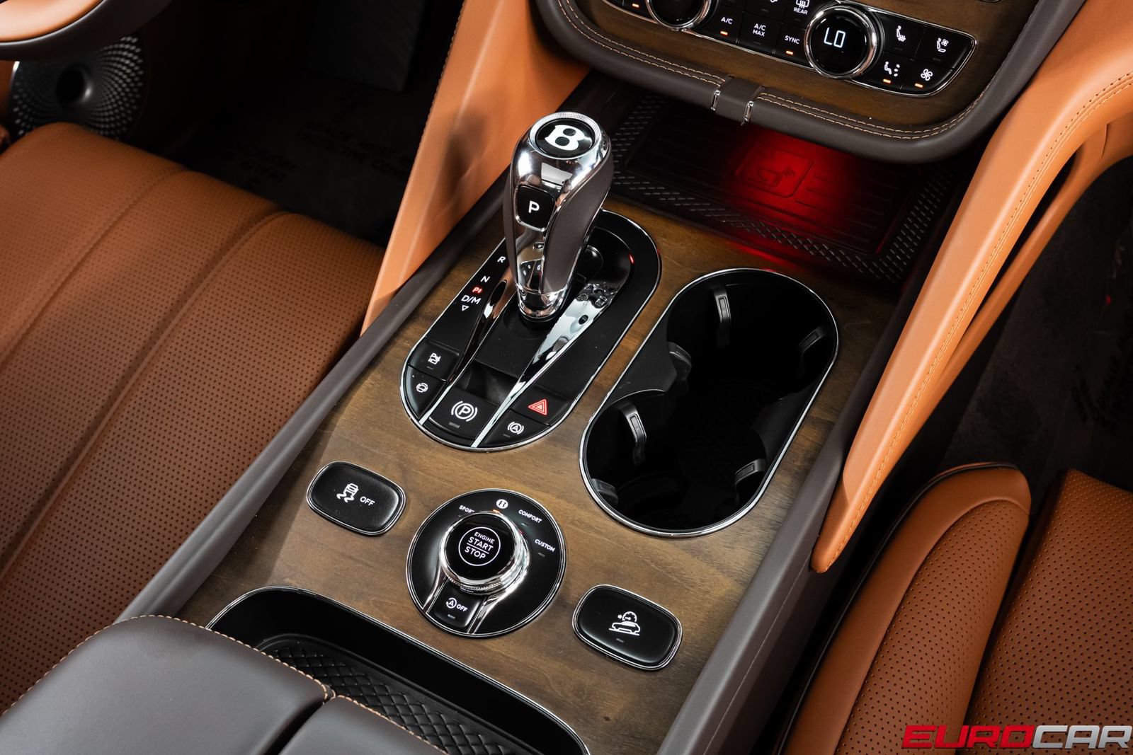 Used 2024 Bentley Bentayga AWD/4WD image 30