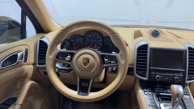 Used 2016 Porsche Cayenne AWD/4WD image 18
