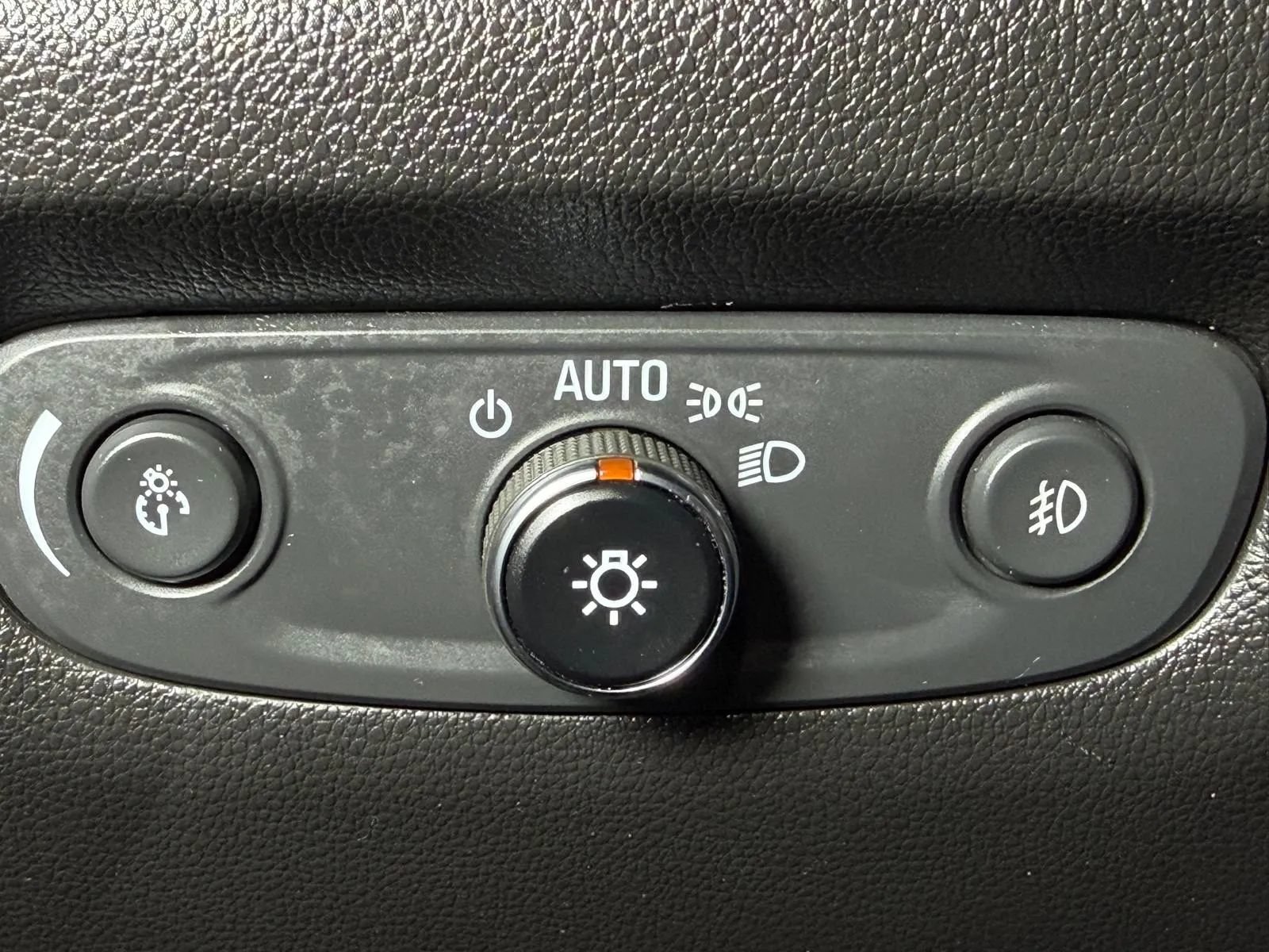 Used 2020 Chevrolet Traverse LT w/ LPO, Cargo Package FWD image 33