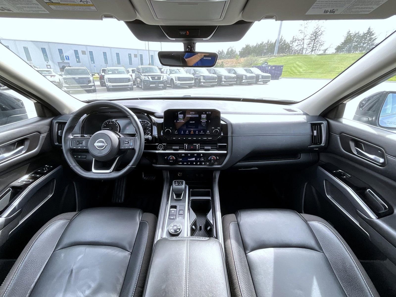 Used 2023 Nissan Pathfinder SL AWD/4WD image 15