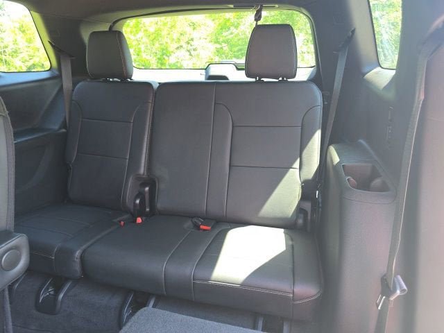 Used 2023 Chevrolet Traverse LT FWD image 29