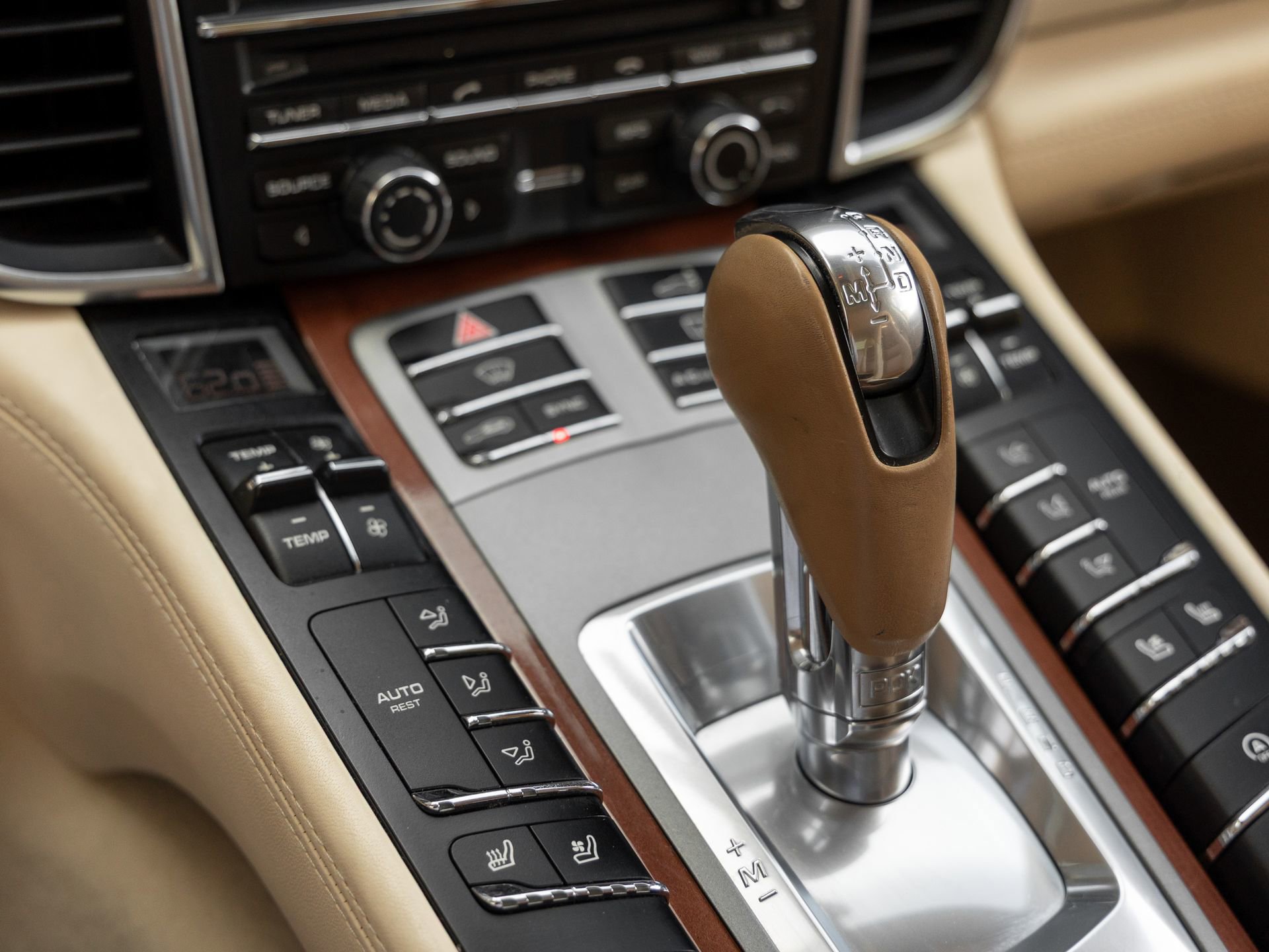 Used 2016 Porsche Panamera S RWD image 26