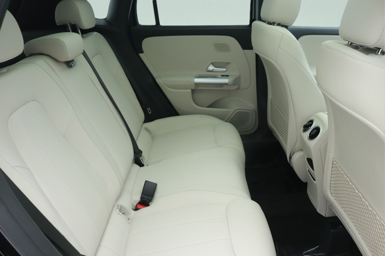New 2026 Mercedes-Benz GLA 250 image 8