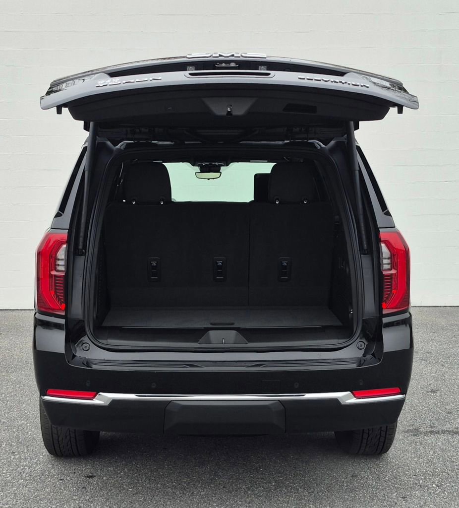 Used 2026 GMC Yukon Elevation w/ Elevation Premium Package image 19