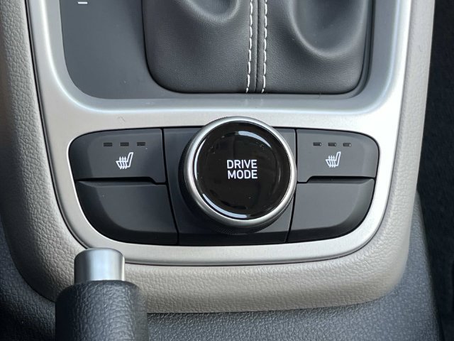 New 2026 Hyundai Venue SEL FWD image 31