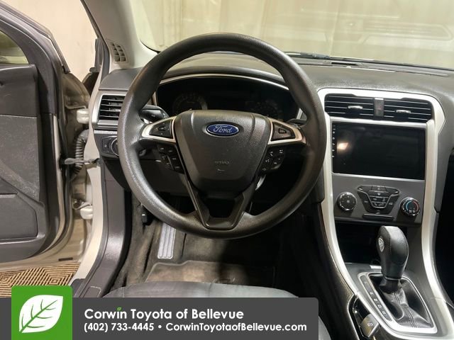 Used 2015 Ford Fusion SE image 13