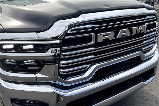 Used 2025 RAM 3500 Laramie image 31