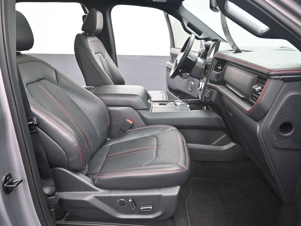 Used 2024 Ford Expedition Limited image 16