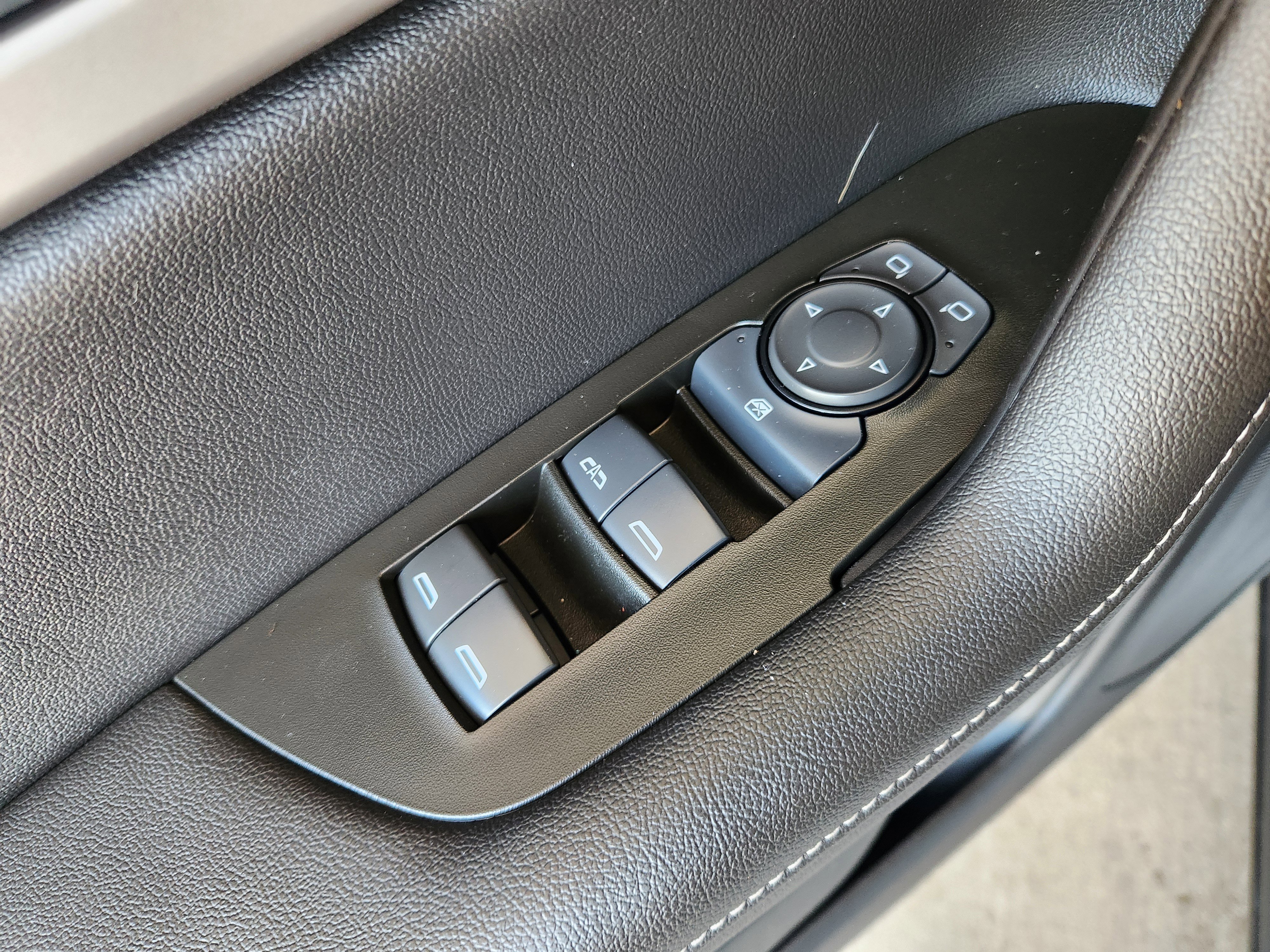 Certified 2025 Chevrolet Blazer LT image 25