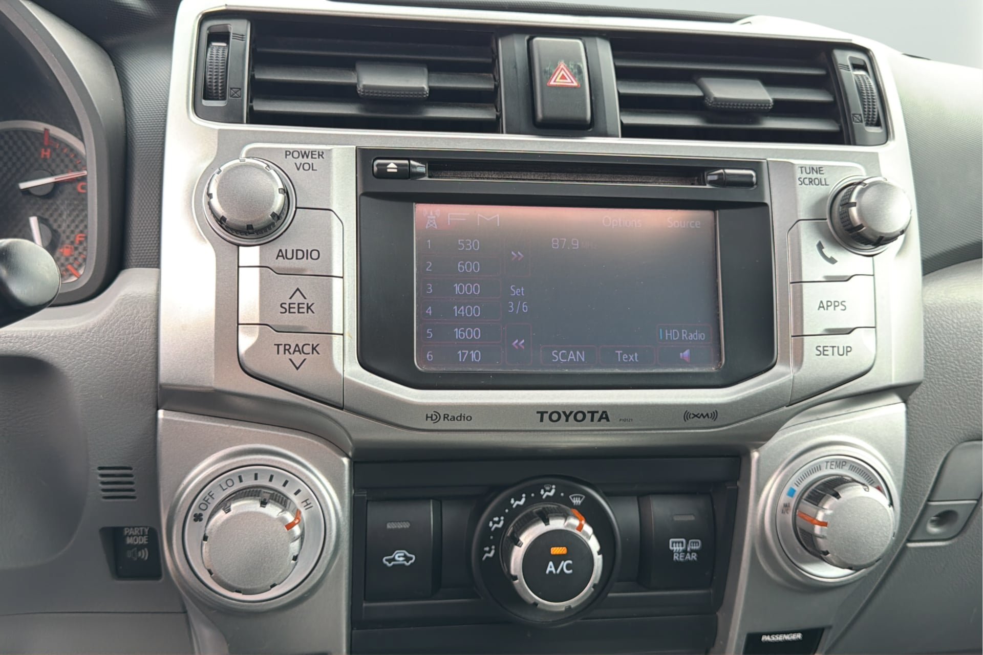 Used 2013 Toyota 4Runner SR5 w/ Premium Pkg AWD/4WD image 25
