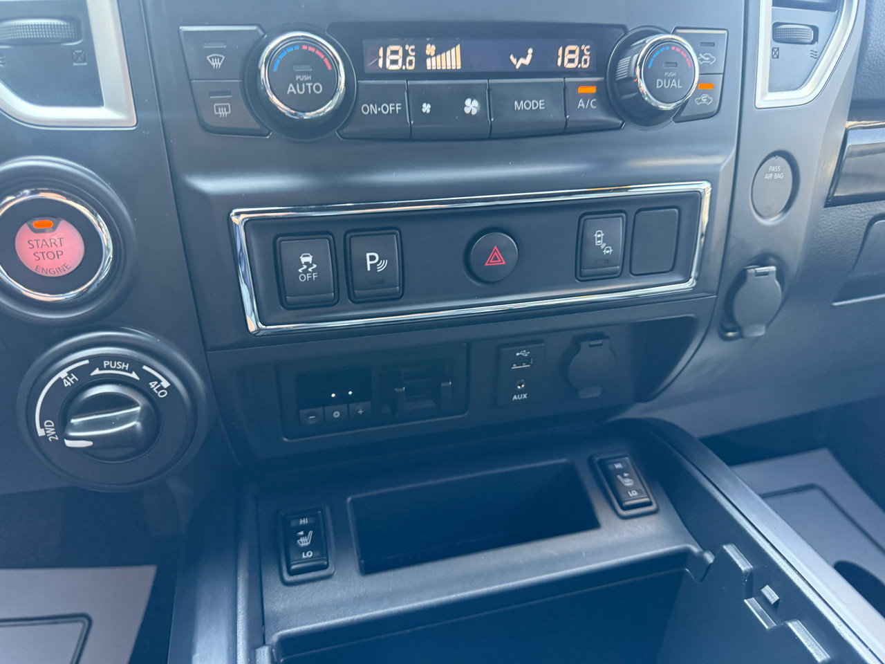 Used 2018 Nissan Titan Platinum Reserve image 23