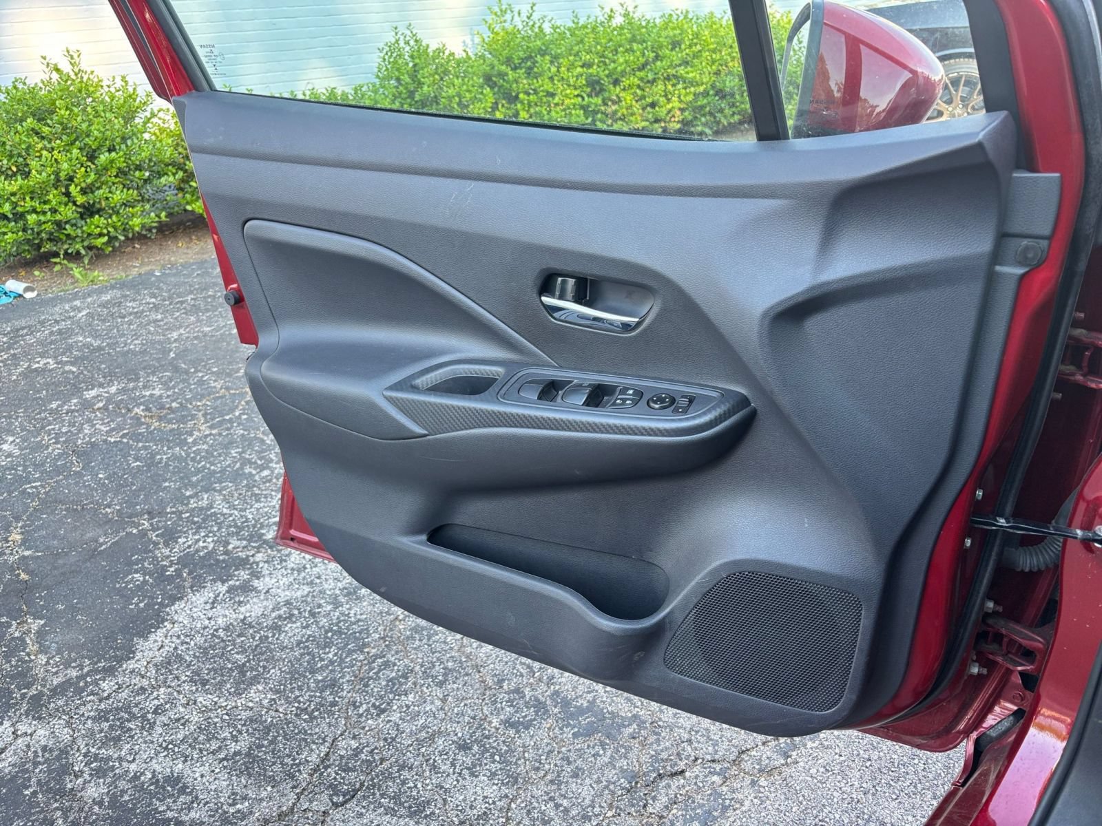 Used 2025 Nissan Versa SV FWD image 18