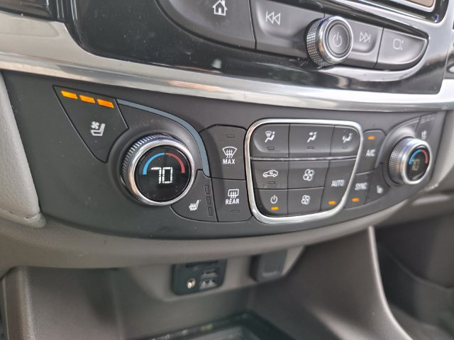Used 2020 Chevrolet Traverse Premier FWD image 28