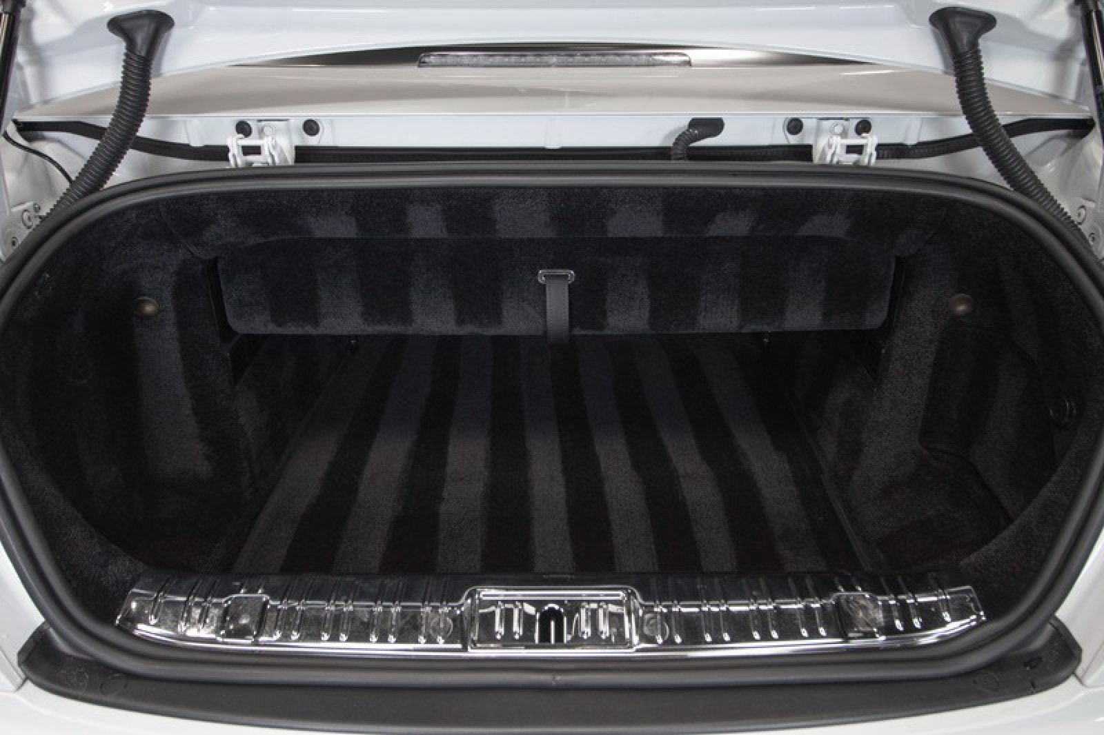 Used 2017 Rolls-Royce Dawn image 58