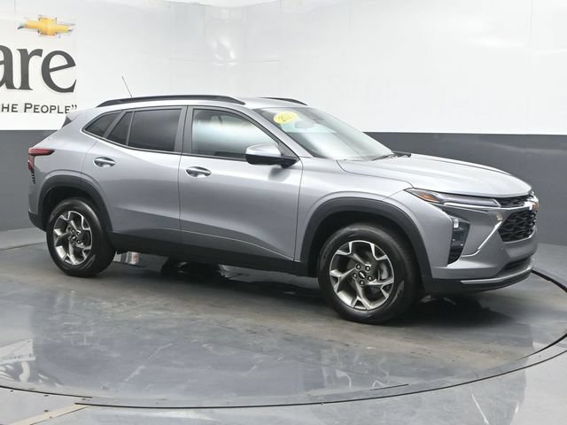Used 2025 Chevrolet Trax LT w/ Driver Confidence Package FWD image 6